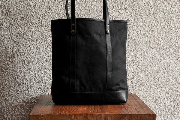 Slim Tote/Black - Waxed Twill - 3 Weeks Preorder