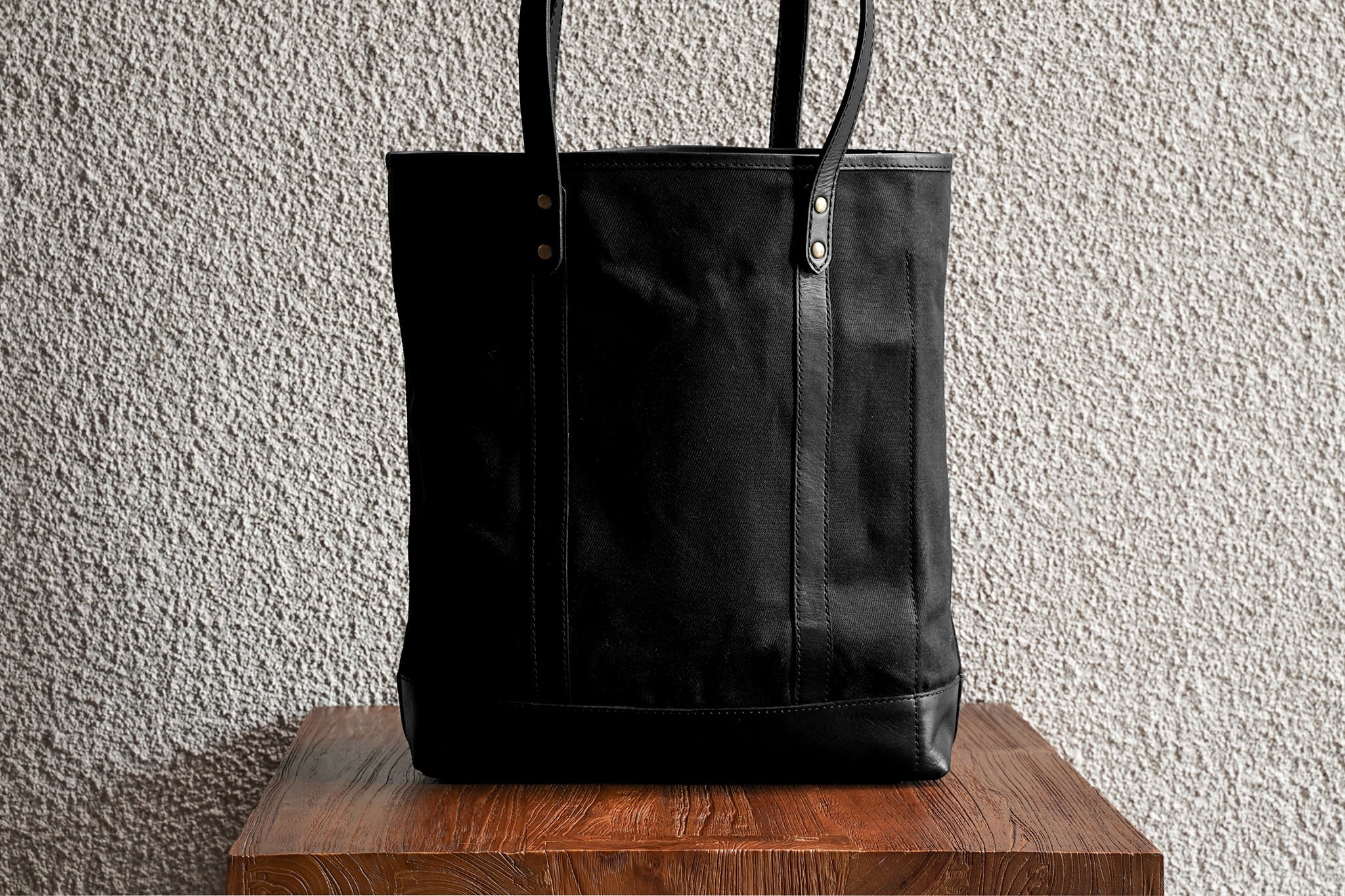 Slim Tote/Black - Waxed Twill - 3 Weeks Preorder