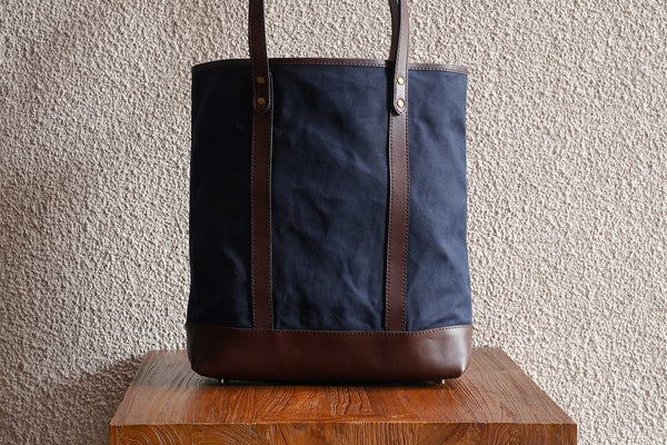 Slim Tote/Navy - Waxed Twill - 3 Weeks Preorder