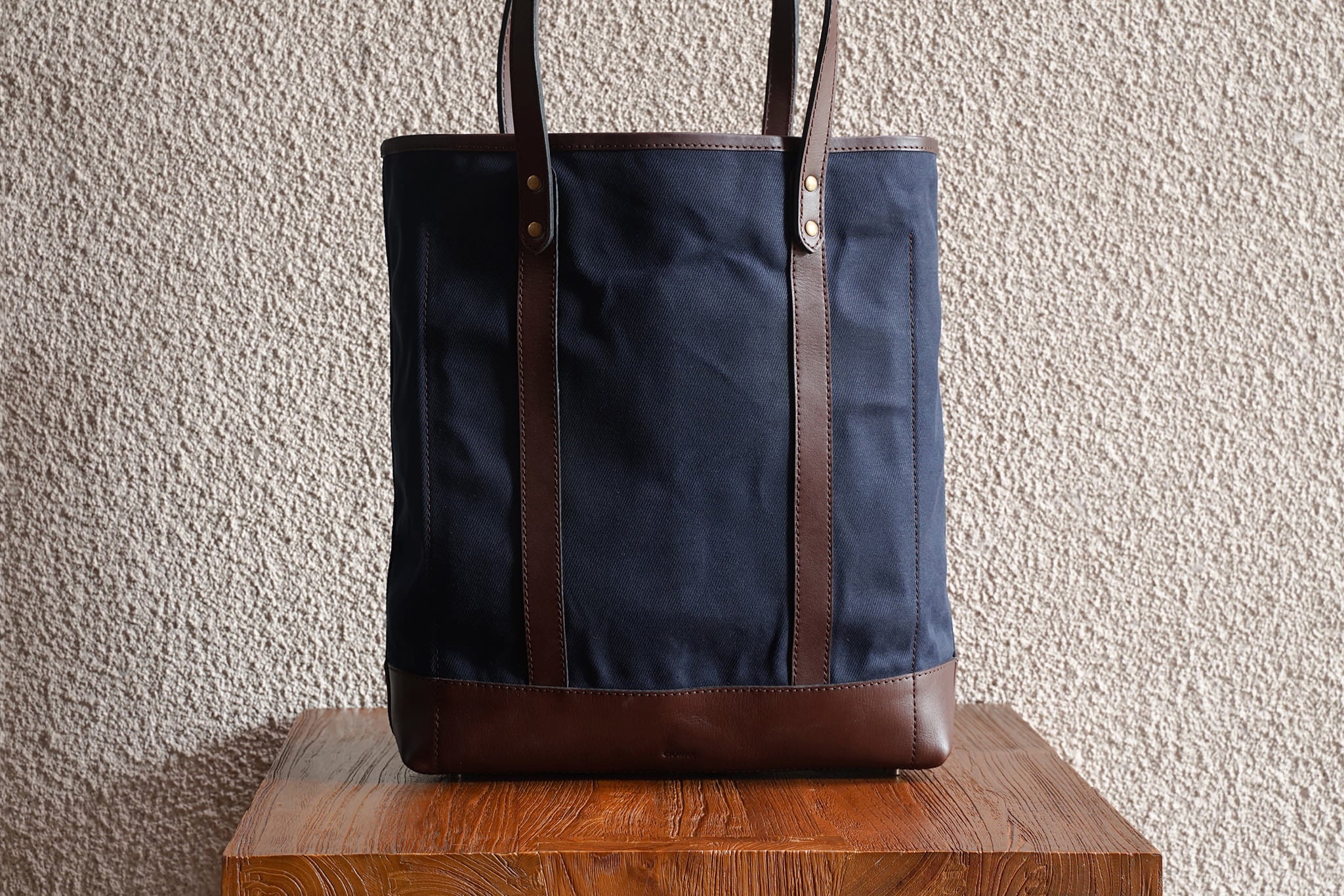 Slim Tote/Navy - Waxed Twill - 3 Weeks Preorder