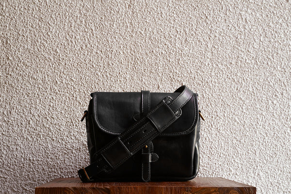 Rana 10/Black - 3 Weeks Preorder