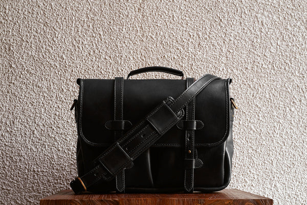 Rana 15/Black - 2 Weeks Preorder