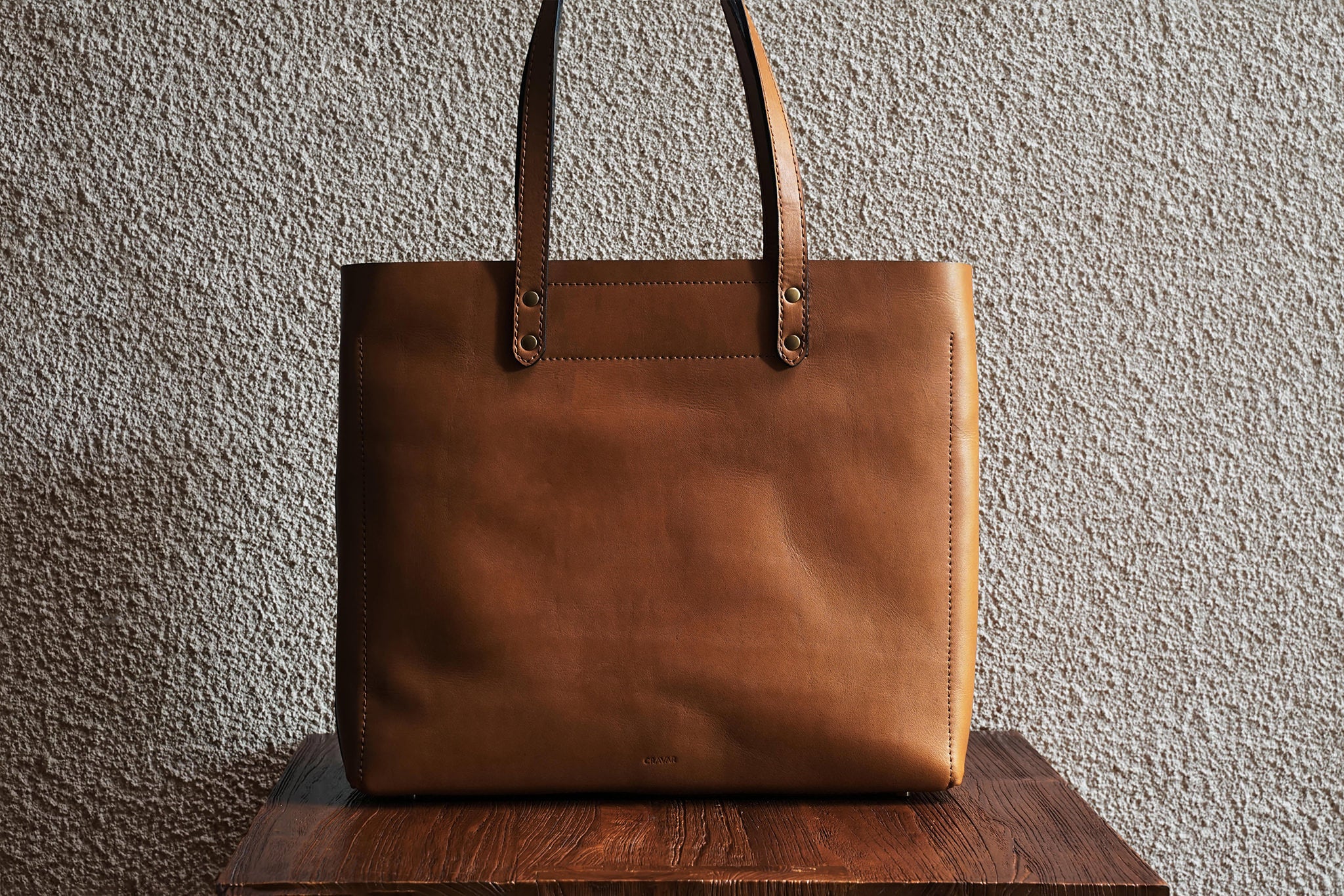 Medium Tote/Sand - 3 Weeks Preorder