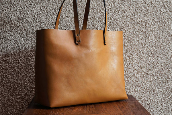 Wide Tote/Sand - 3 Weeks Preorder