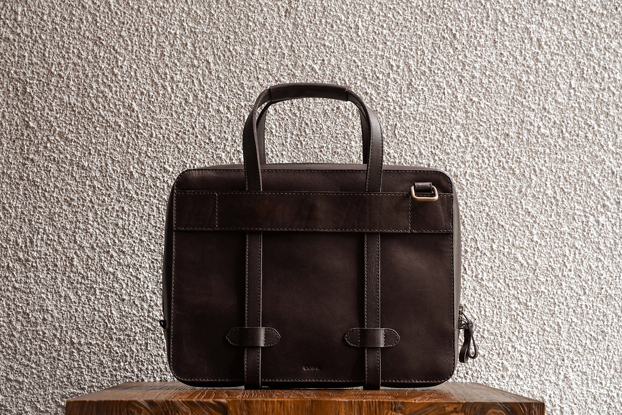 Traveling made easy with the luggage handle slot at the back.